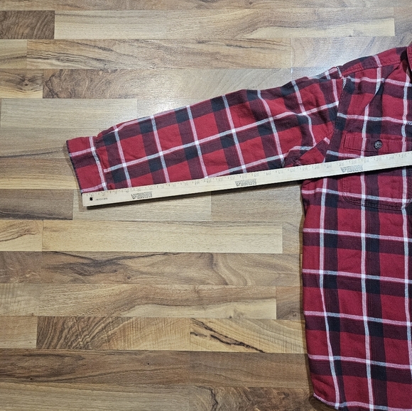 Duluth Trading Co Red Plaid Flannel Shirt L Tall Relaxed Fit - Picture 7 of 9